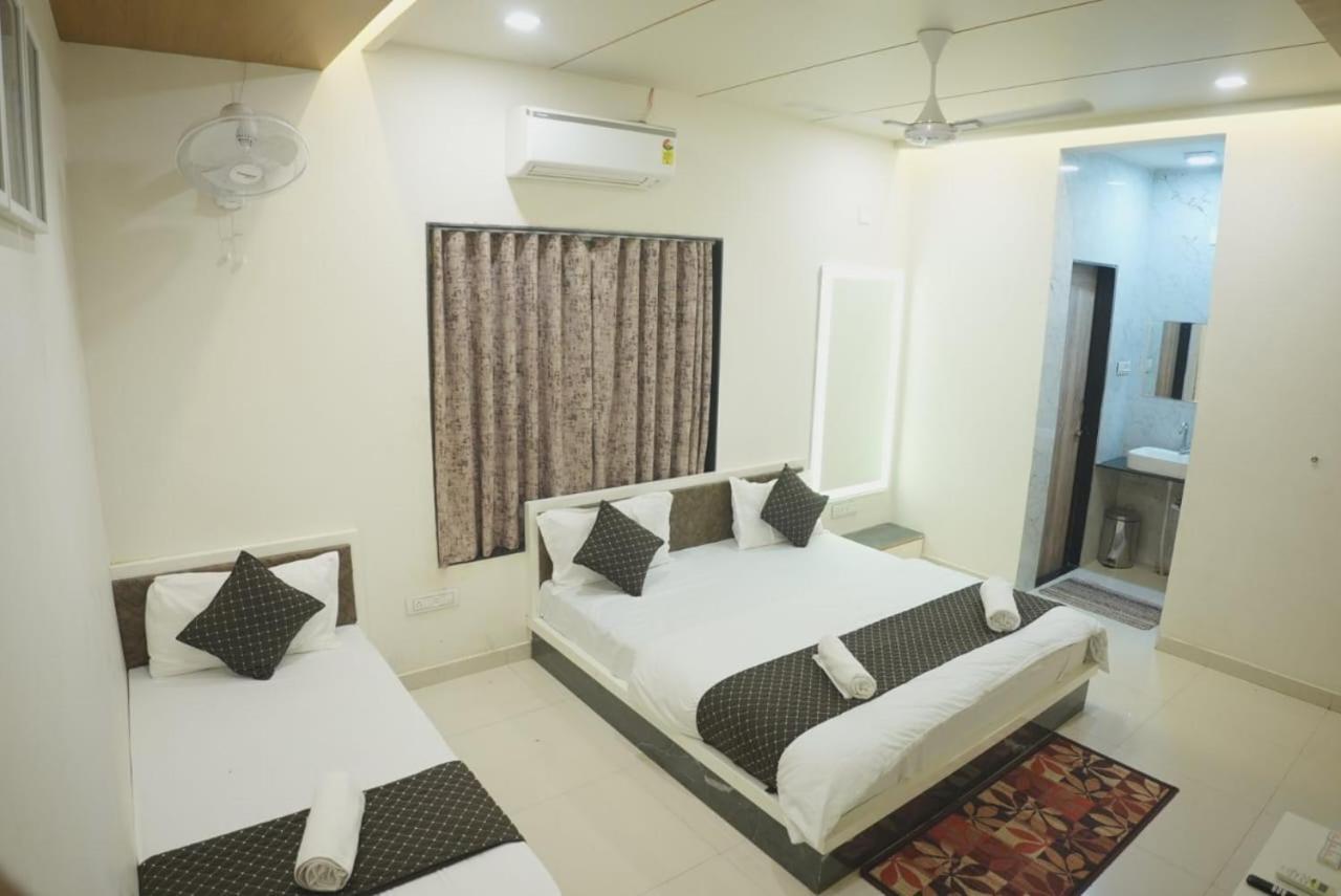 Hotel Ayodhya Virpur Exterior photo